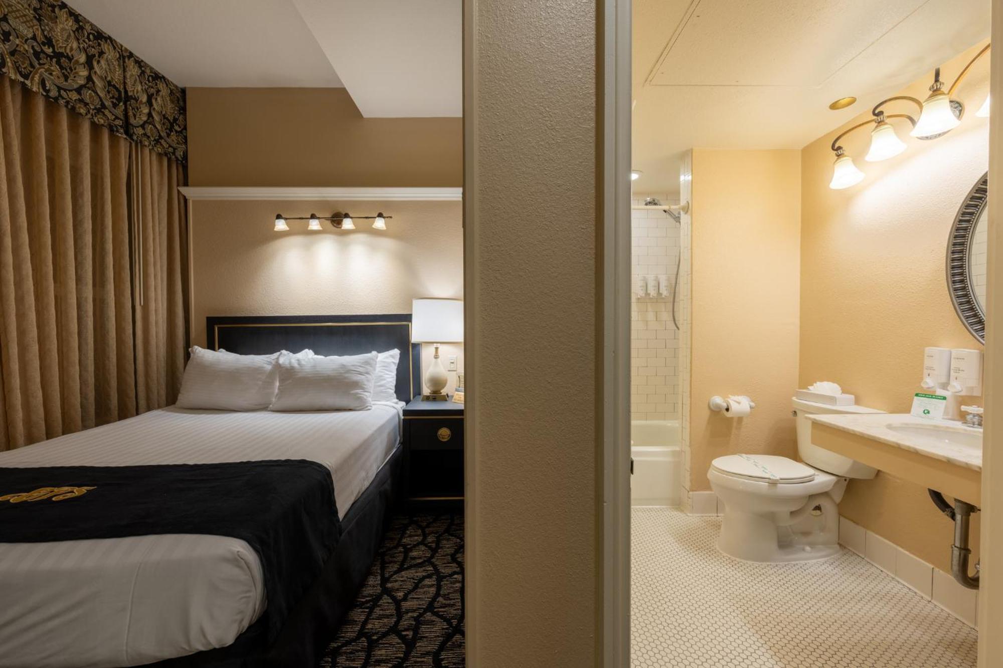 Gaslamp Plaza Suites San Diego Exterior photo