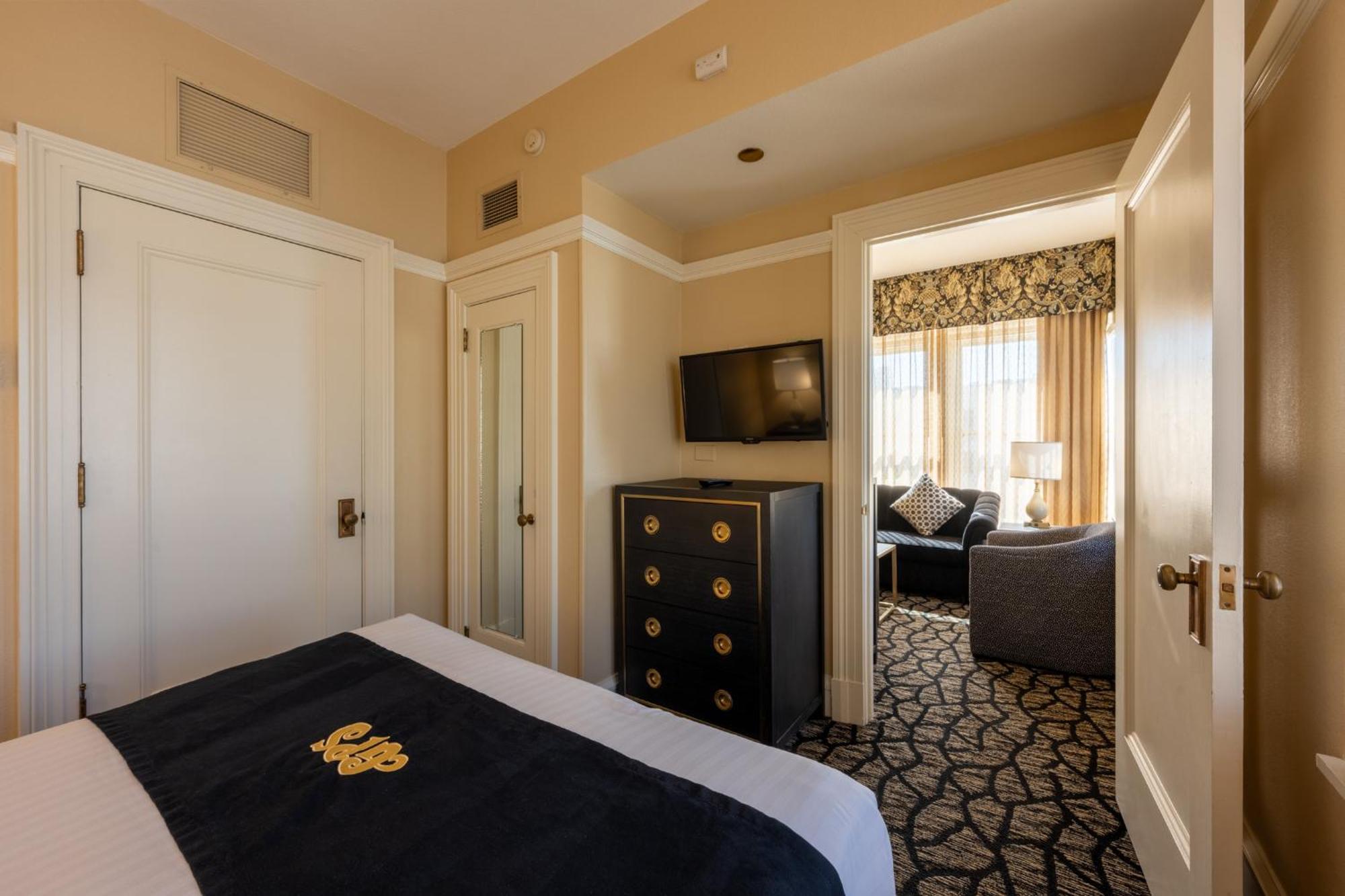 Gaslamp Plaza Suites San Diego Exterior photo