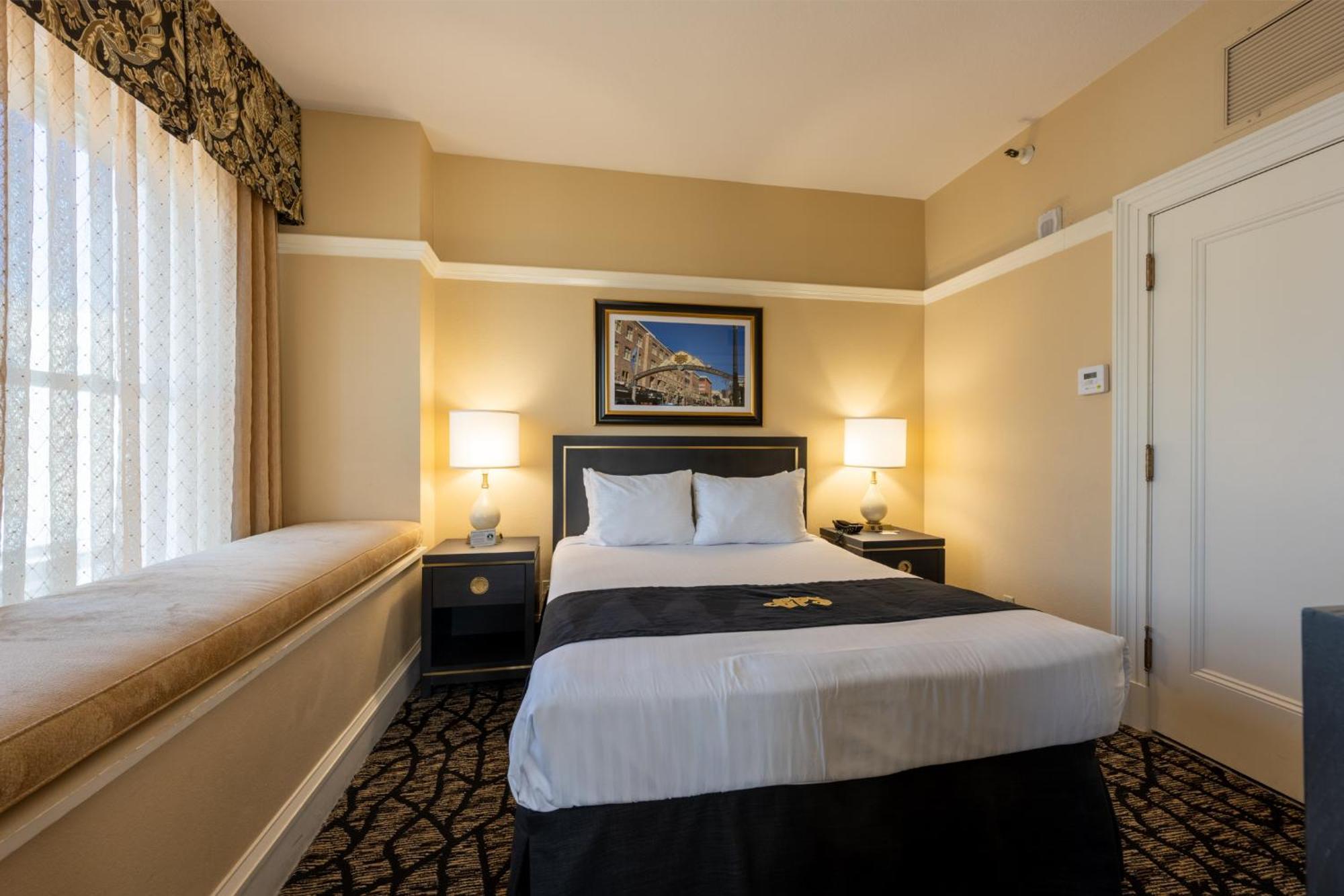 Gaslamp Plaza Suites San Diego Exterior photo