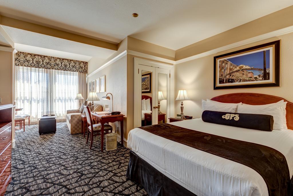 Gaslamp Plaza Suites San Diego Exterior photo
