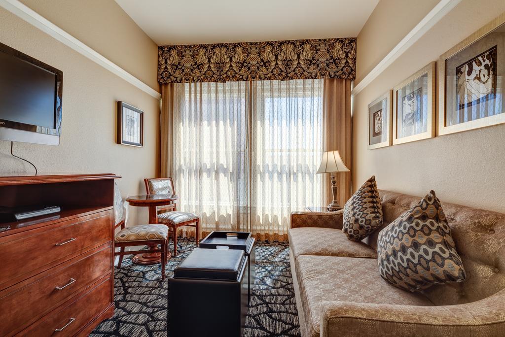 Gaslamp Plaza Suites San Diego Exterior photo