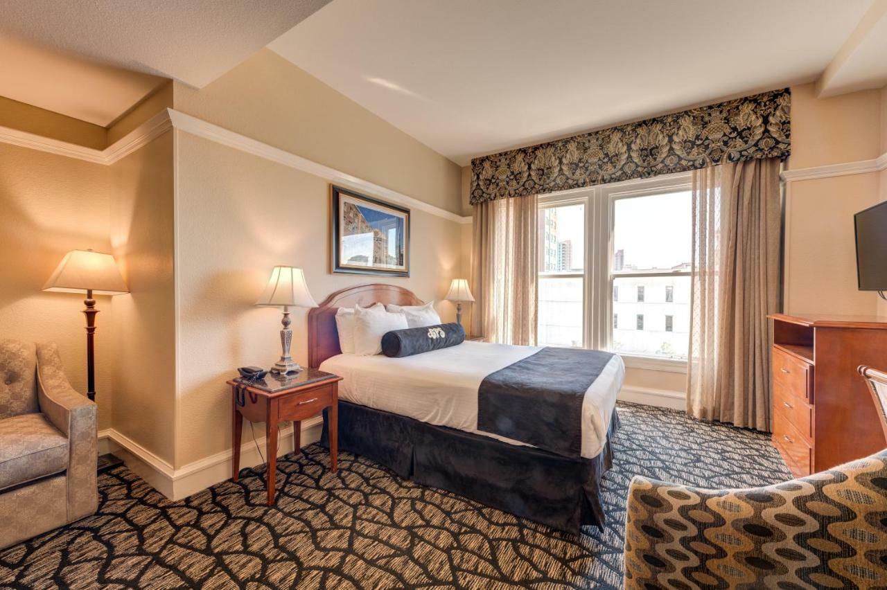 Gaslamp Plaza Suites San Diego Exterior photo