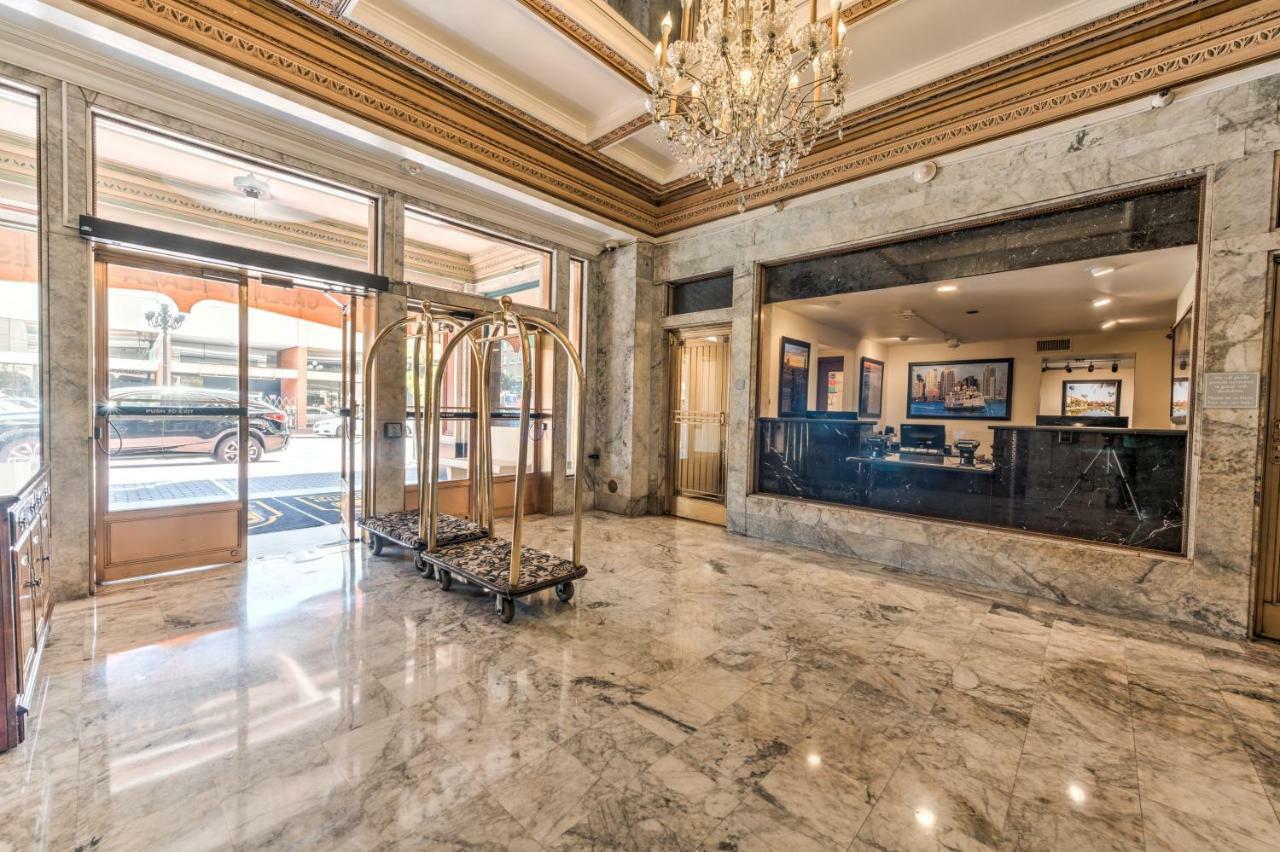 Gaslamp Plaza Suites San Diego Exterior photo