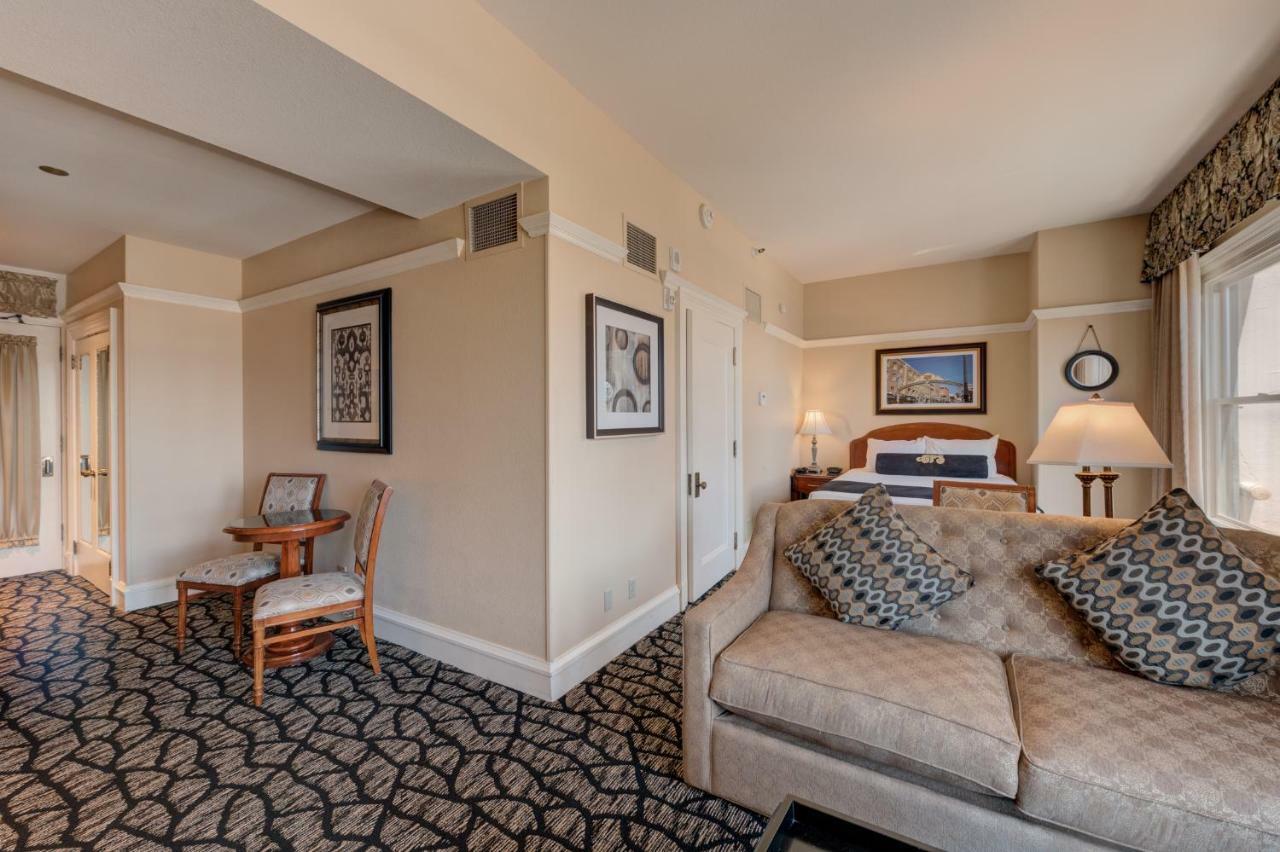 Gaslamp Plaza Suites San Diego Exterior photo