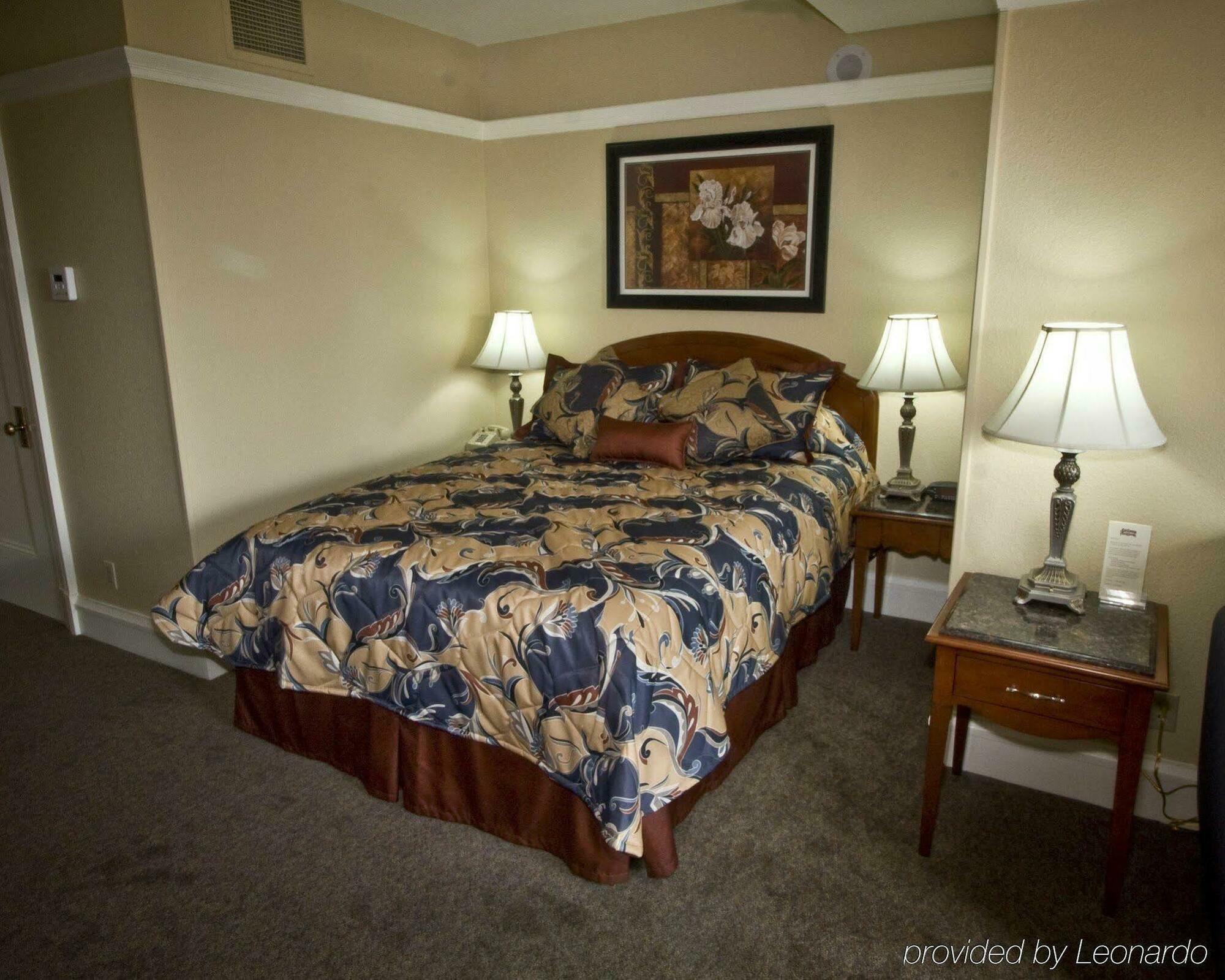 Gaslamp Plaza Suites San Diego Room photo